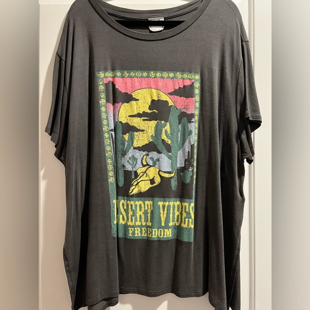 Arula T Shirt